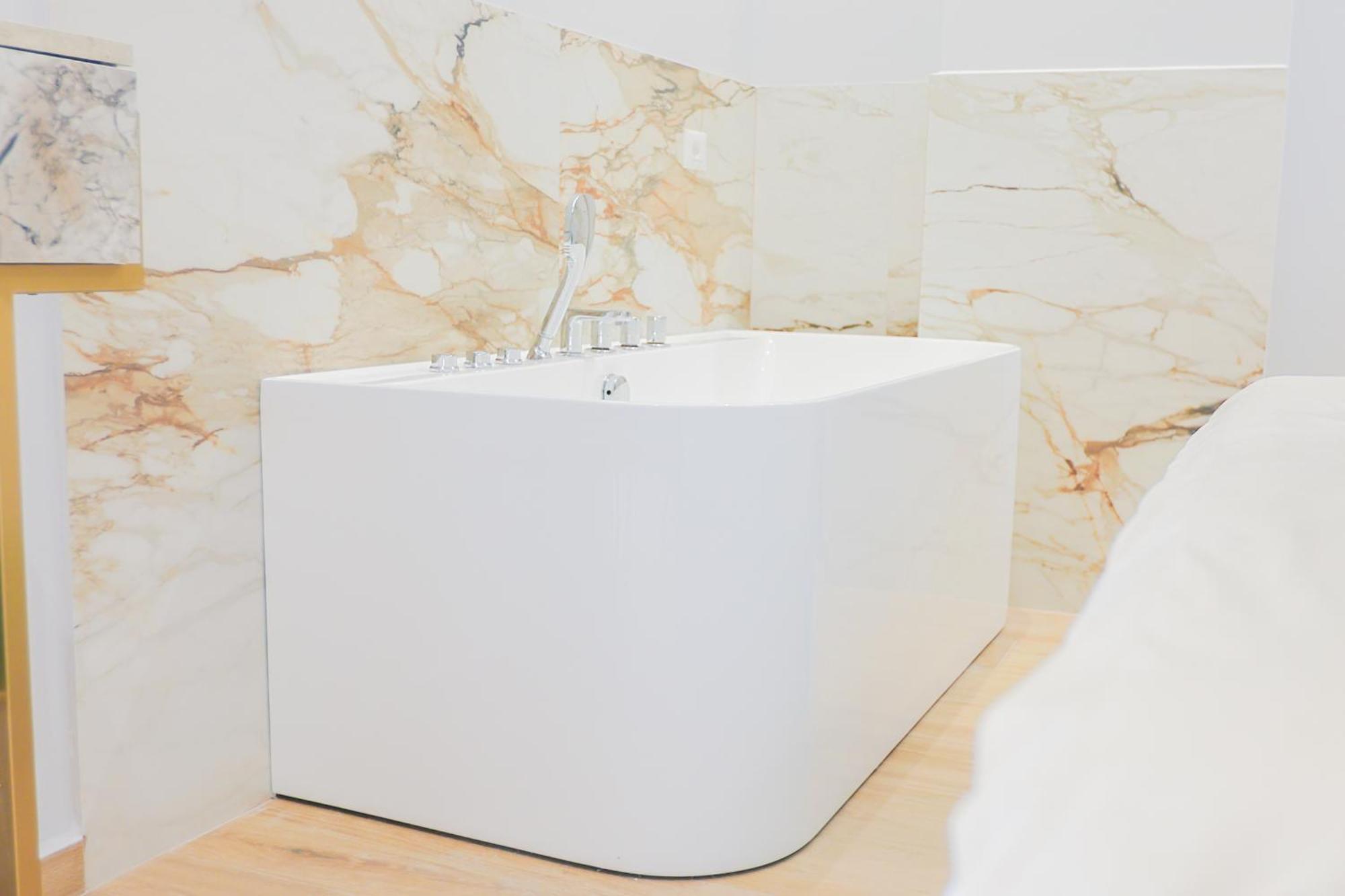 Ambient Jacuzzi Appartement